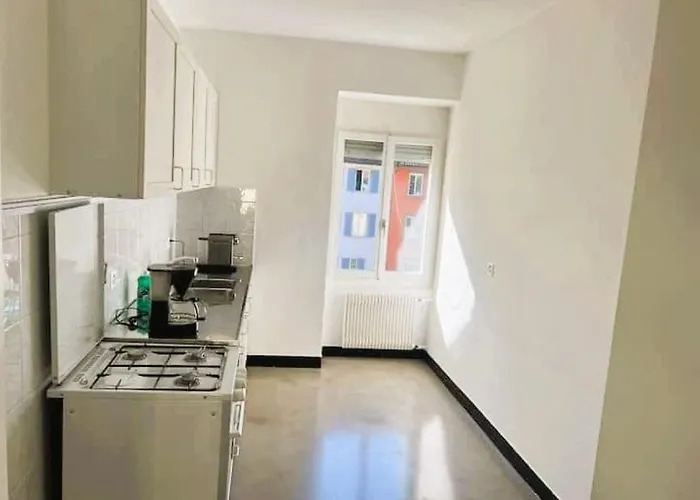 Huge 3 Center Flat, Hb Konrad * Zurych